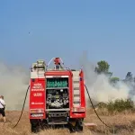 (VIDEO) Vatrogasce u Ulcinju čeka teška i neizvjesna noć, u pomoć stigle i kolege iz Albanije