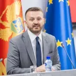 Dukaj: Đeka bi morao da štiti i sprovodi zakon za čiju je primjenu odgovoran