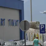 Povećan broj putnika i aviona na tivatskom aerodromu