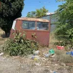 (VIDEO) Kamionska pijaca zapuštena godinama: Olupine i smeće dočekuju kupce