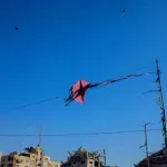 (UŽIVO) Zmajevi lansirani iz Pojasa Gaze nova prijetnja za Izrael, Netanjahu i Kac prijete jačim udarima