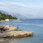 Sjutra malo do umjereno oblačno, do 37 stepeni