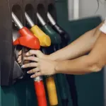 Od ponoći jeftiniji dizel i eurosuper 98, cijene benzina ostaju iste