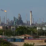 Detalji "istorijskog" sporazuma: Amerikancima nafta nerednih 25 godina, od svakog barela Venecueli 19 dolara