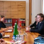 Šimun sa austrijskom koleginicom Šuman: Modernizacija zdravstva i evropska saradnja u fokusu razgovora