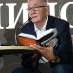 Završen festival „Ćirilicom“: Dušan Kovačević primio nagradu „Sveti Stefan Štiljanović“