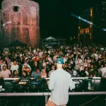 Na prepunom trgu u Budvi nastupili Eric Prydz, Mathame i Burkakke