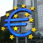 Plate u eurozoni početkom naredne godine rastu do 2,8 odsto