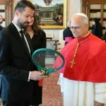 Janović: Crna Gora u nekoliko sportova ima evropske i svjetske prvake, a Milatović papi poklanja reket