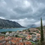 Sjutra oblačno, povremeno kiša i pljusak