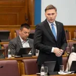 Šimun: Euro model bi pomogao da medicinski kadar ostane u Crnoj Gori