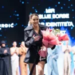 (FOTO) Milena Đurđić pretvorila Budvu u modnu pozornicu: 50 kreacija, četiri čina i priča o Crnoj Gori