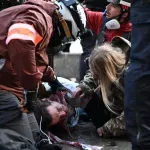 (VIDEO) Nasilje na ulicama Pariza: Demonstrant preminuo, opljačkane luksuzne prodavnice