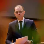 Ko je Luka Nikulesku, novi premijer Rumunije?