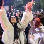 (FOTO/ VIDEO) Slavlje širom Srbije: Studenti su pobijedili
