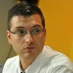 „Sitni ljudi ne mogu da uspostave odnos prema veličinama kakve su Koraks i Petričić“: Burne reakcije na izjavu Predraga Azdejkovića