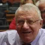 „I, dan danas sve što Vučić ne sme da izgovori, tu je Šešelj da glasno kaže“: Lider radikala bi da uništi zastavu EU u Predsedništvu