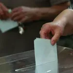 Osobe sa laptopovima, skrivaju se od kamere: Kol centar SNS i u hotelu Đerdap?