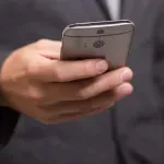 U domaćinstvima sve više pametnih telefona, sve manje računara