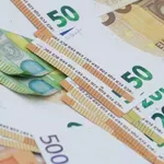 Vlada povećala emisiju 12-godišnjih obveznica za 200 miliona evra