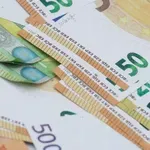EU ima veći javni dug, ali Srbija plaća veću kamatu: Prošle godine svaki stanovnik platio 28.000 dinara za kamate na dug države