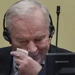 „Mladić je mrtav, ali milioni Bošnjaka žive, to je pobeda“: Britanska poslanica o nameri Srbije da sahrani osuđenog ratnog zločinca uz vojne počasti