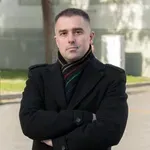 „Ipak ne bi trebalo padati u euforiju…“: Sociolog o padu Orbana sa vlasti i ovdašnjim protivnicima režima Vučića