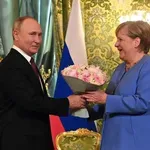 Ko će u ime Brisela pregovarati sa Putinom, Šreder je otpao, da li je Merkel prihvatljivije rešenje?