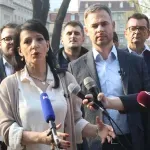 „Vučić zloupotrebljava policiju i tužilaštvo“: Opozicija o pretresanju prostorija vojnog analitičara Radića zbog izjava o zvučnom topu
