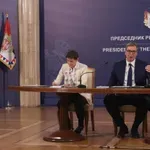 Brnabić se trudi i pokušava, ali Vučić ni da čuje pa poručuje da se nije uplašio