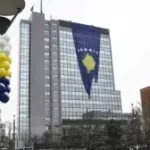 Bivša predsednica Izborne komisije Kosova optužila Vladu za zloupotrebu državnih resursa