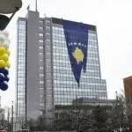 Bivša predsednica Izborne komisije Kosova optužila Vladu za zloupotrebu državnih resursa