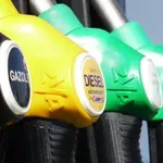 Cena dizela na pumpi nije samo posledica kretanja cene nafte na svetskim berzama, već pre svega rezultat fiskalne politike