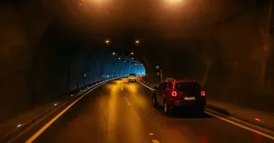 Vožnja u tunelu: Što bi trebalo učiniti u slučaju kvara, nesreće ili požara?