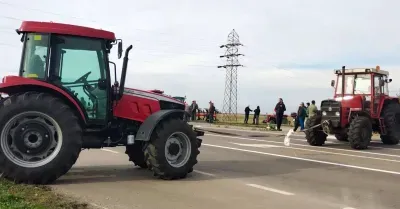 Brisanje iz kreditnog biroa, ukidanje akciza na gorivo, krediti sa kamatom od jedan odsto: Zašto poljoprivrednici blokiraju puteve i šta traže Vladi Srbije?