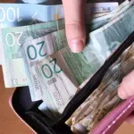 Prosečna plata u maju 118.398 dinara, medijalna 93.277 dinara