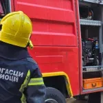 Lokalizovan požar u magacinu za skladištenje opasnih materija u Barajevu, policija evakusala 17 osoba