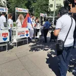Pomereni šatori SNS u Kragujevcu na zahtev stanara