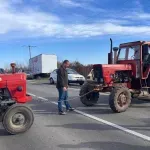 Poljoprivrednici najavili blokadu puta i prosipanje mleka kod Kragujevca