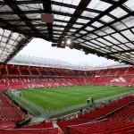 (VIDEO) Neverovatna scena na Old Trafordu: Dobio crveni karton jer je lupio šamar saigraču