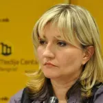 OFF-NIN: Nedaleko, a predaleko