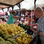 Pijačni prodavci i dalje bez fiskalnih kasa – do kraja 2026. godine