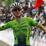 Prešao prugu ispred voza: Pogačaru preti kažnjavanje u Belgiji posle pobede na Trci kroz Flandriju (VIDEO)