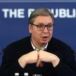 Vučić prvo osudio napad na ekipu N1 u Ćacilendu, a potom ih izvređao
