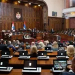 Nastavljena sednica Skupštine Srbije: Poslanici opozicije bez incidenata ušli na glavni ulaz