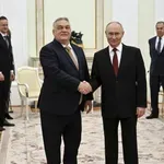 Fajnenšel Tajms piše: Kremlj podržava tajnu kampanju za očuvanje Orbana na vlasti