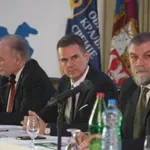 Savez Monarhisti – Pokret za Kraljevinu Srbiju: Dok Vučić drži patriotske govore na mitinzima, na delu gledamo suprotnu stvarnost