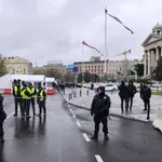 (VIDEO) Još jedan incident ispred Skupštine: Opozicija tvrdi da su napadnute poslanice