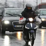 AMSS: Mestimično mokri kolovozi, moguća poledica ujutro i uveče, kamioni čekaju na granicama