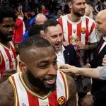 (VIDEO) Zvezda na vrhu tabele: Pogledajte najzanimljivije detalje pobede beogradskih crveno-belih nad Olimpijakosom